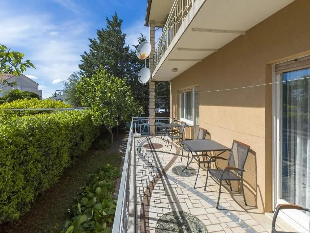 Apartments Tara Selce