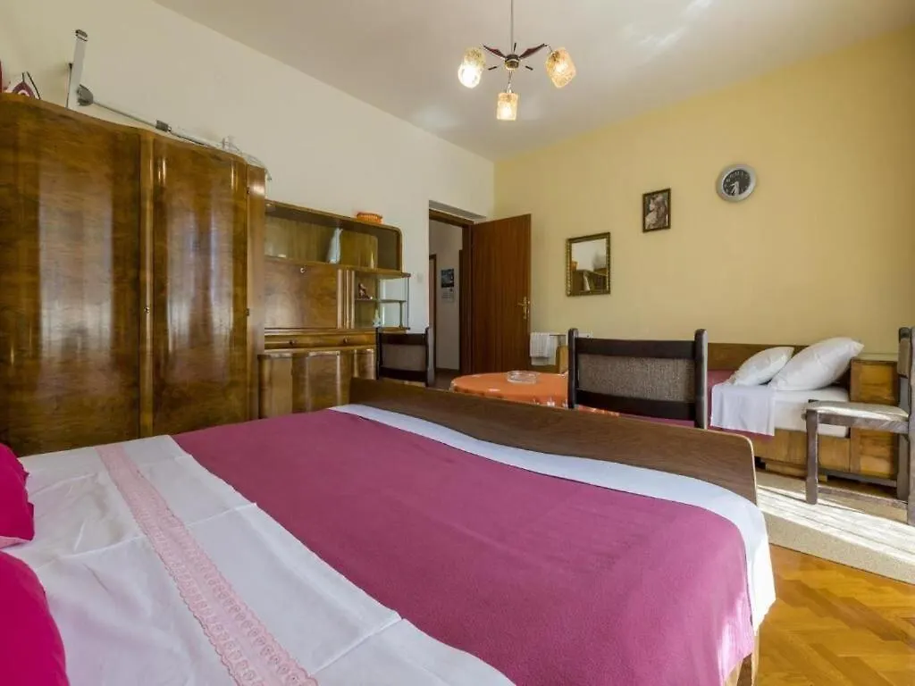 Apartments Tara Selce 0*,  Croatia