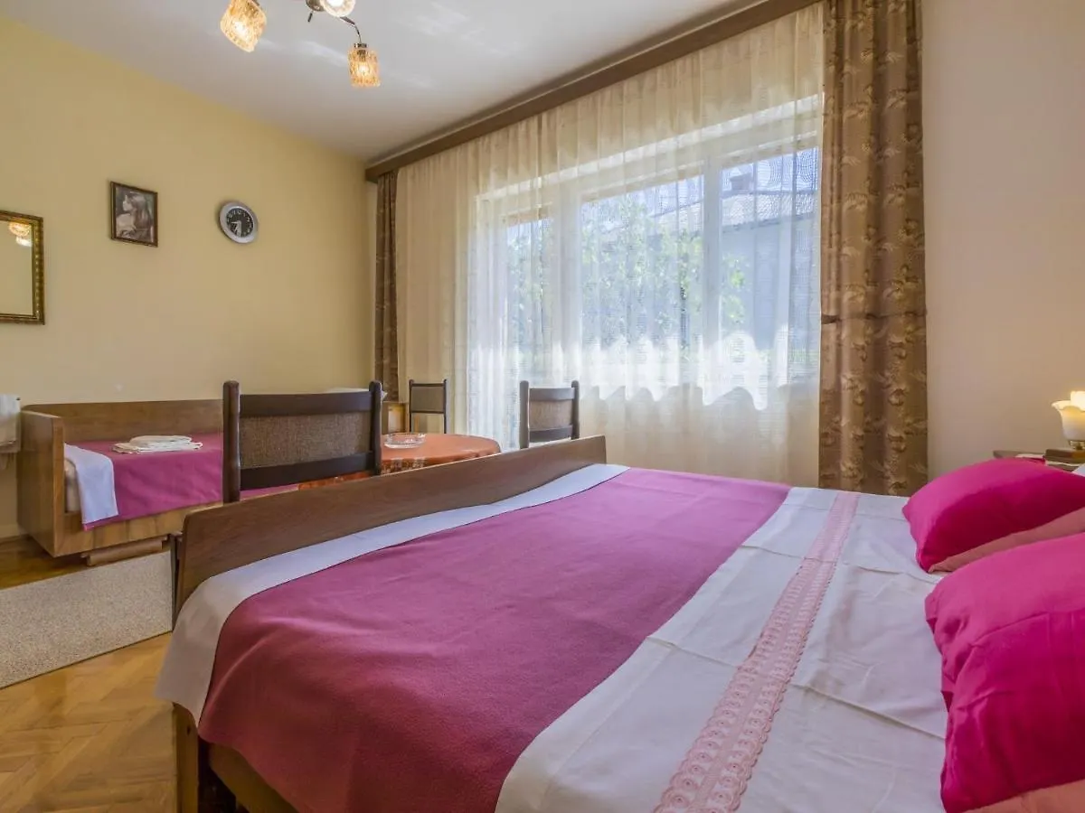 Apartments Tara Selce